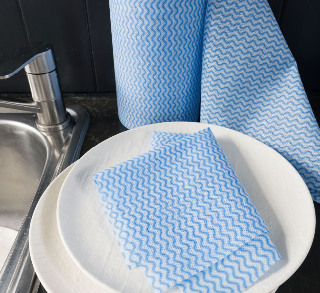 Novarre Regular Cleaning Wipes on Roll Blue (7200.B)